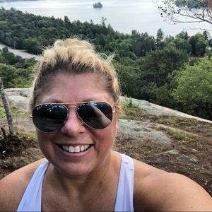 Meet your Posher, Amy